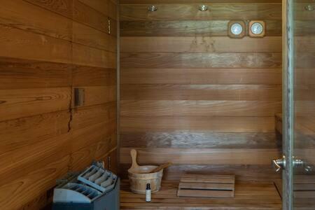 Cozy 2 Bedroom Cabin Nestled In Wooded Hideaway Monterey Eksteriør billede