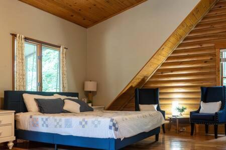 Cozy 2 Bedroom Cabin Nestled In Wooded Hideaway Monterey Eksteriør billede