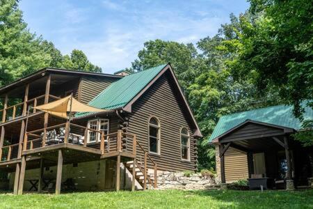 Cozy 2 Bedroom Cabin Nestled In Wooded Hideaway Monterey Eksteriør billede